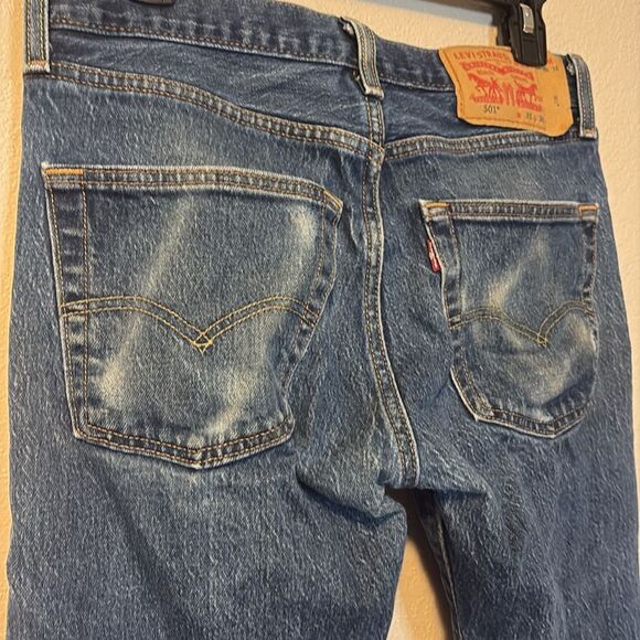 Levis 501 button fly classic broken in jeans 31x30 - Picture 6 of 9